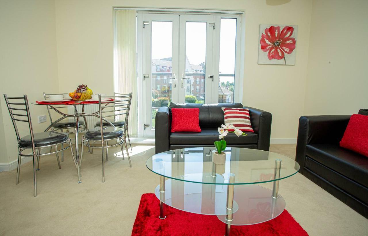 נורת'המפטון Lake View Apartment מראה חיצוני תמונה