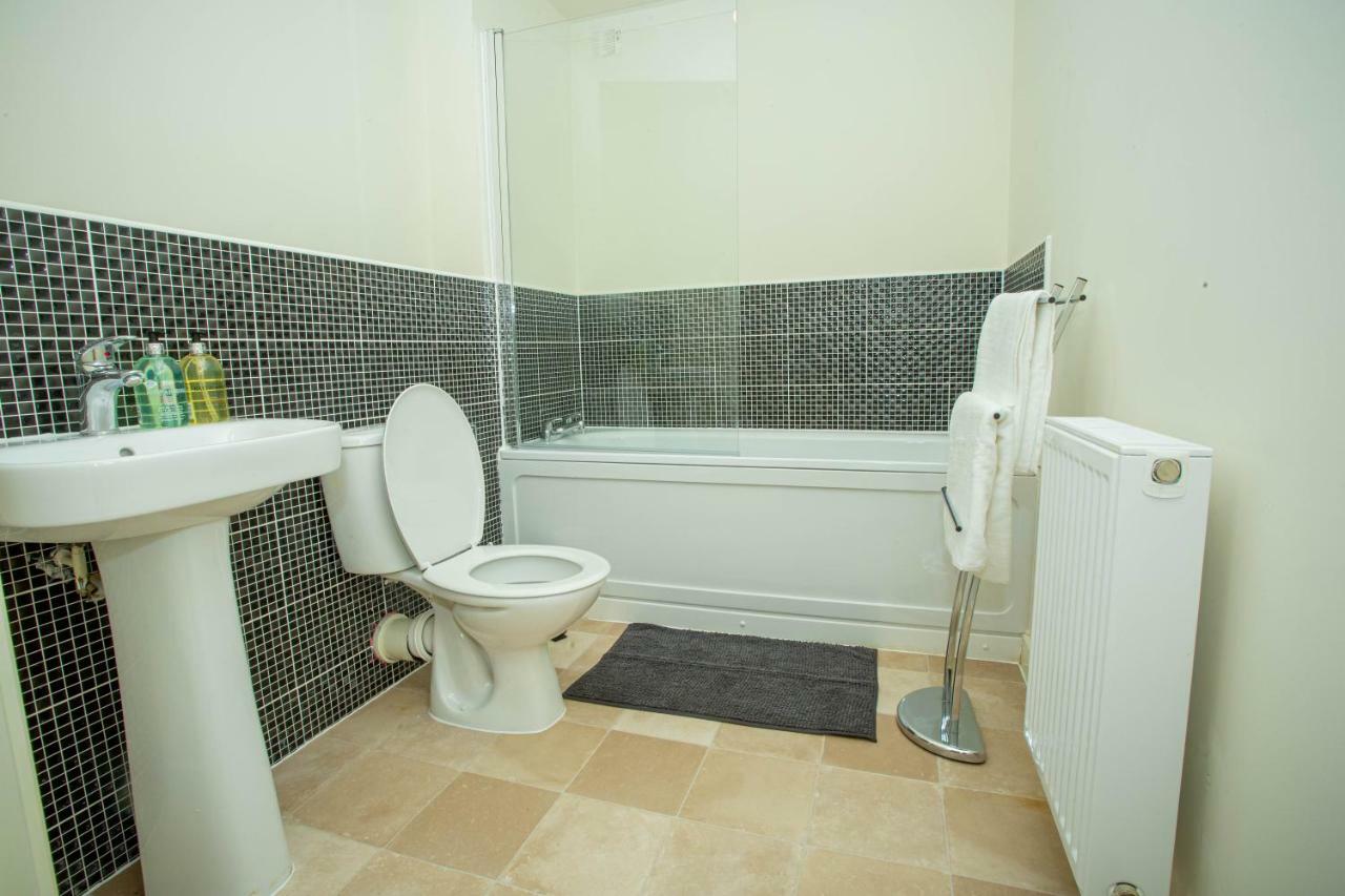 נורת'המפטון Lake View Apartment מראה חיצוני תמונה
